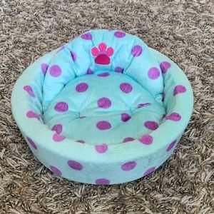 Play Toy Dog Bed For stuffed Animals.